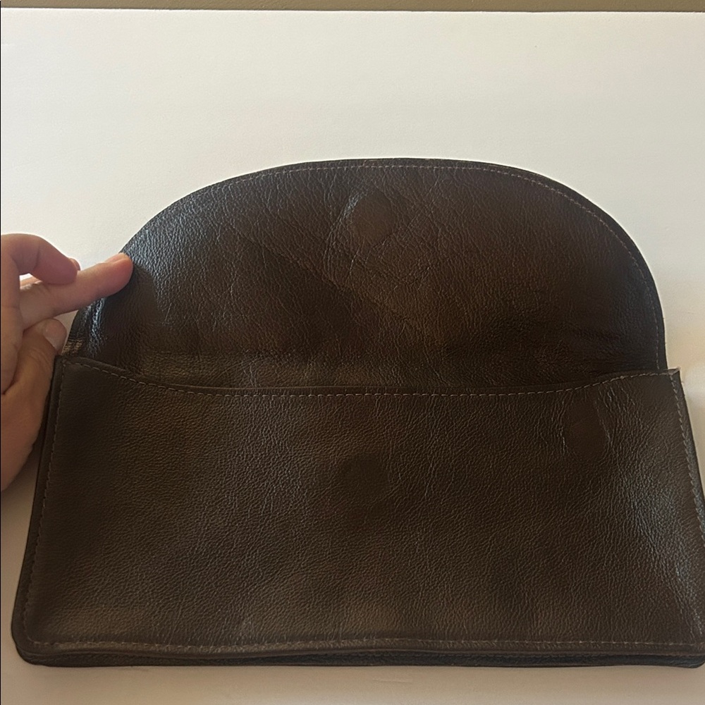 Vintage Brown Genuine Leather Clutch Purse – Classic Minimalist Envelope Bag - Picture 2 of 5